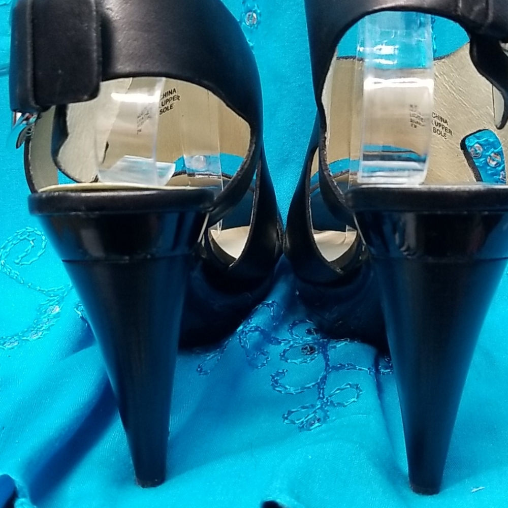 NWOB MICHAEL KORS SHOES - Picture 3 of 13